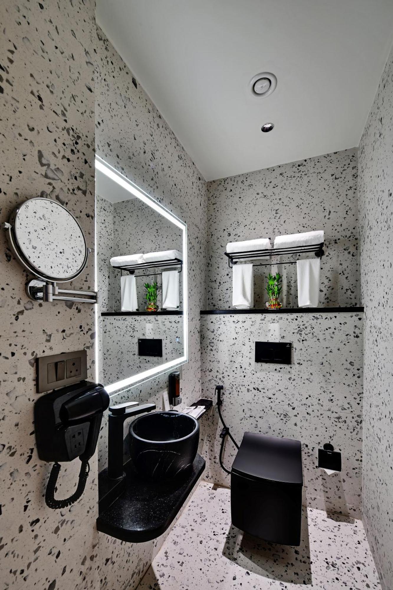 Quality Inn City Centre Варанаси Экстерьер фото