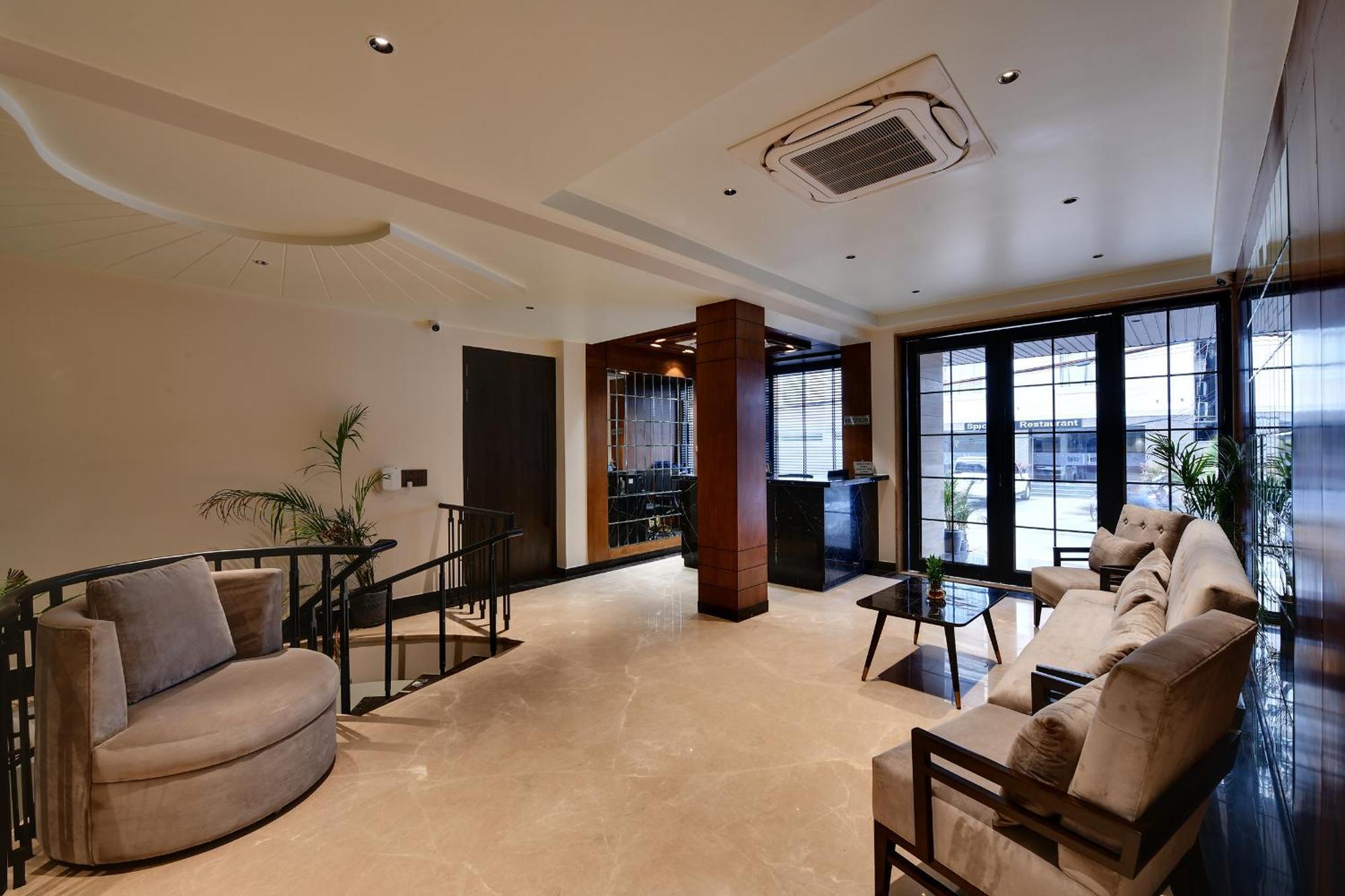 Quality Inn City Centre Варанаси Экстерьер фото